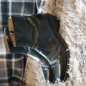 Leather women's cowboy boots, black, size 7.5